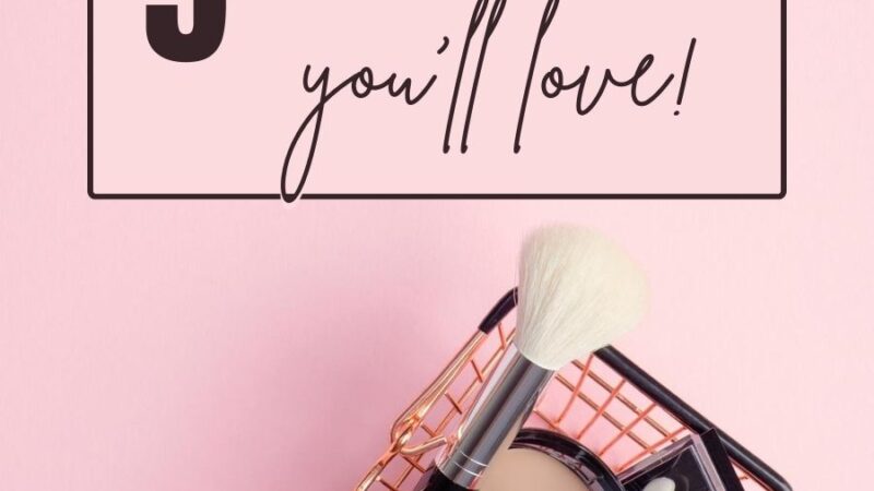 Effortless Glam: 5 Essential Tips for Mastering Makeup When Traveling